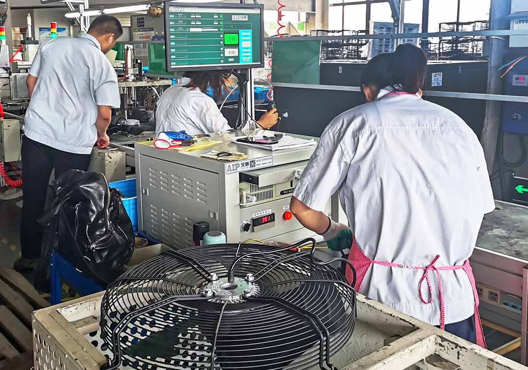 風(fēng)機(jī)電機(jī)檢測(cè)儀應(yīng)用現(xiàn)場(chǎng)—艾普智能.jpg 風(fēng)機(jī)電機(jī)檢測(cè)儀應(yīng)用現(xiàn)場(chǎng)—艾普智能.jpg