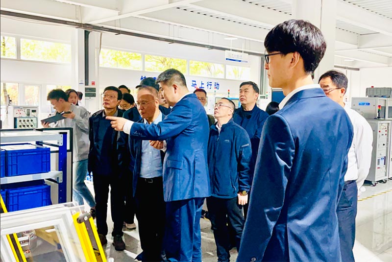 深化合作丨中國電器工業(yè)協(xié)會微電機(jī)分會八屆四次理事會一行到艾普智能參觀交流—AIP艾普 深化合作丨中國電器工業(yè)協(xié)會微電機(jī)分會八屆四次理事會一行到艾普智能參觀交流—AIP艾普