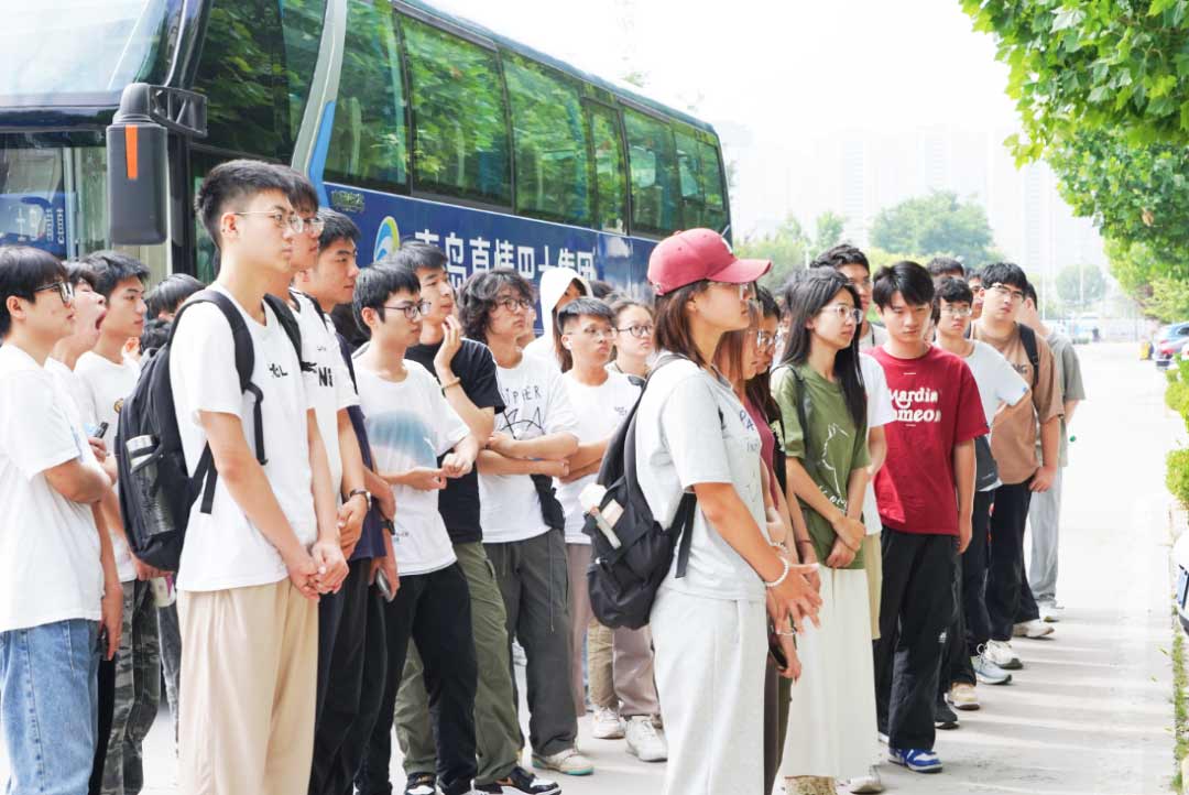 中國石油大學(華東)師生走進艾普智能,攜手共促產學研深度融合 中國石油大學(華東)師生走進艾普智能,攜手共促產學研深度融合